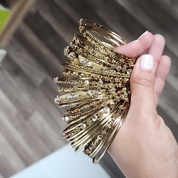 Gold bangles - Picture 1 of 3